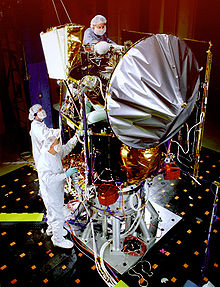 https://upload.wikimedia.org/wikipedia/commons/thumb/4/42/Mars_Climate_Orbiter_during_tests.jpg/220px-Mars_Climate_Orbiter_during_tests.jpg